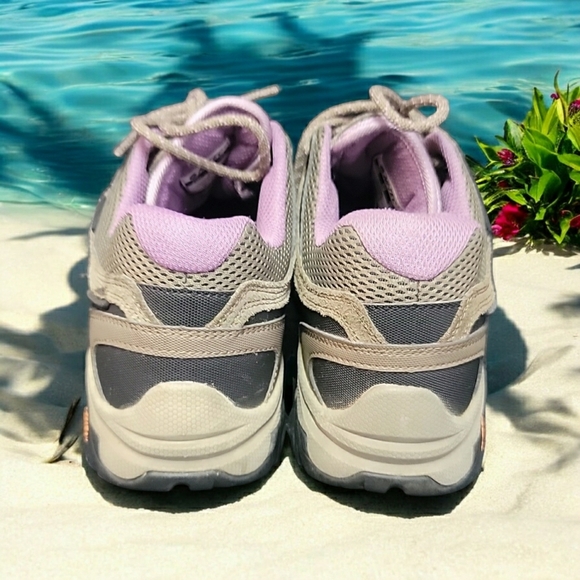 Hi-Tec women's size 9 shoes M-D Traction - Picture 6 of 8